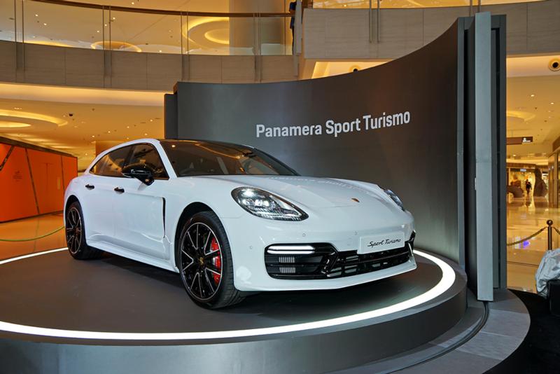 Porsche Panamera Sport Turismo 型尾辛波子