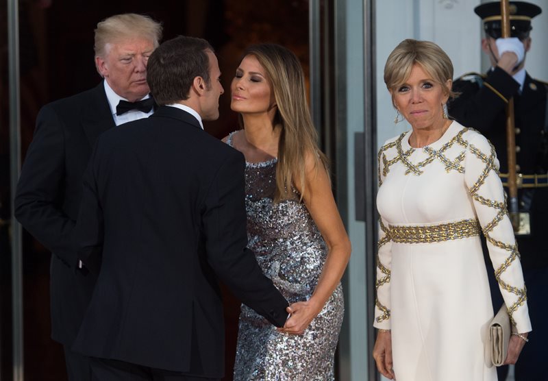 【「時裝」促進美法友誼】Melania Trump穿Chanel高訂 招待法國總統伉儷